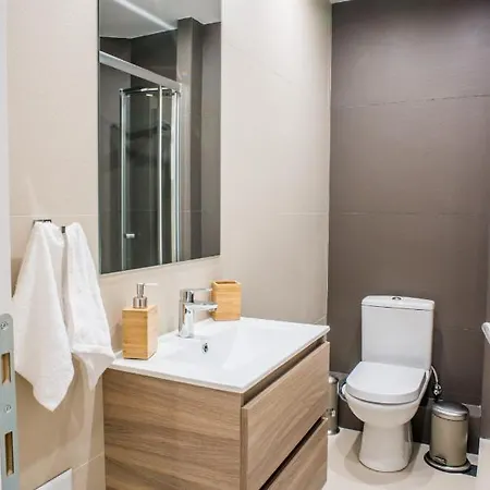 Apartamento A25 Pristine & Sunny Flat With Balcony At Downtown Atenas Exterior foto