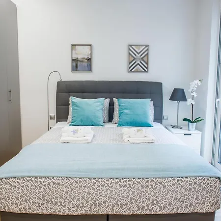Apartamento A25 Pristine & Sunny Flat With Balcony At Downtown Atenas Exterior foto