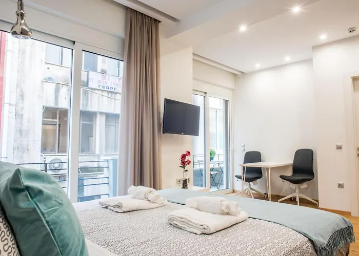 A25 Pristine & Sunny Flat With Balcony At Downtown Athens