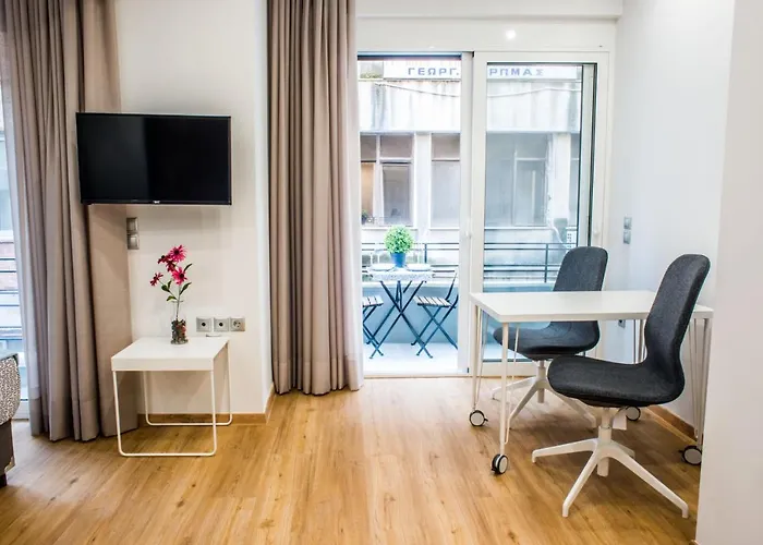 A25 Pristine & Sunny Flat With Balcony At Downtown Athens