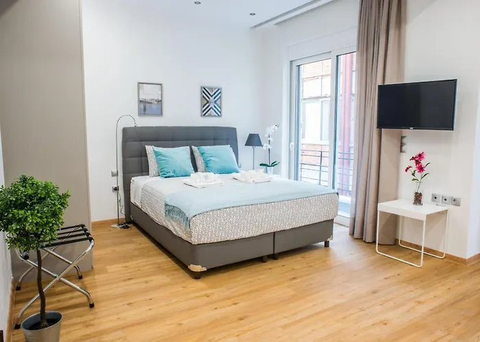 A25 Pristine & Sunny Flat With Balcony At Downtown Athens