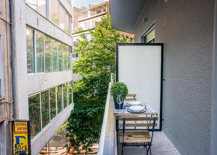 A25 Pristine & Sunny Flat With Balcony At Downtown Athens