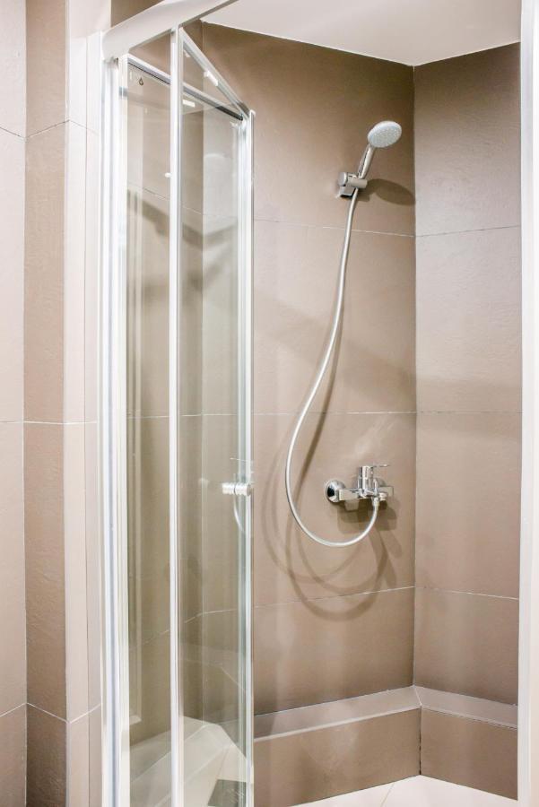 A25 Pristine & Sunny Flat With Balcony At Downtown Apartment *